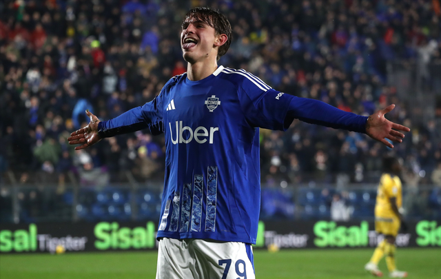 露出强烈的 露出强烈的