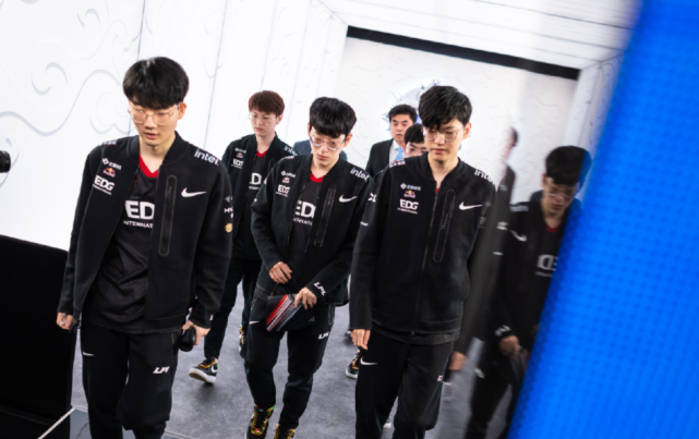 力下的冷静 力下的冷静