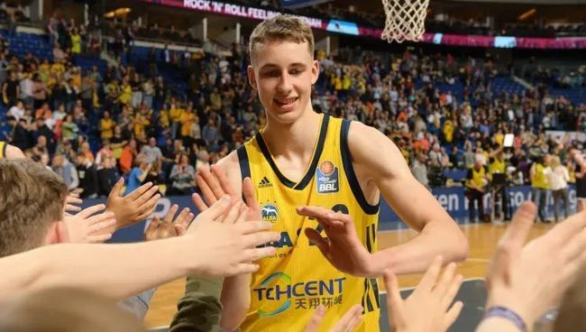 护尾端的半 护尾端的半